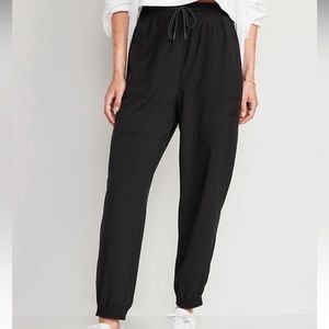 Old Navy Extra High Waisted Women’s Stretch Tech Cargo Joggers